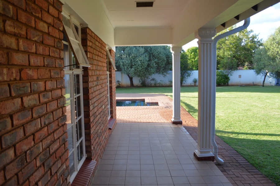 4 Bedroom Property for Sale in Flamwood North West